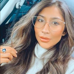 Meet your Posher, Maribel